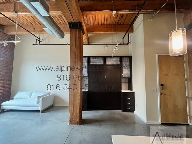 Building Photo - River Market Loft, Secured Parking