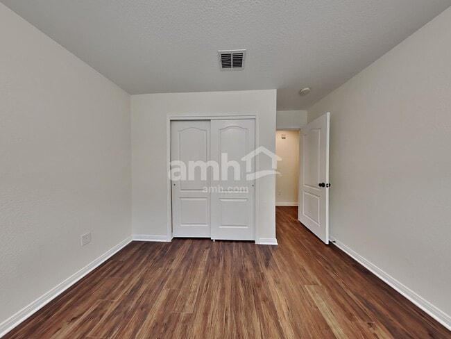 Building Photo - 1310 Laurel Lake