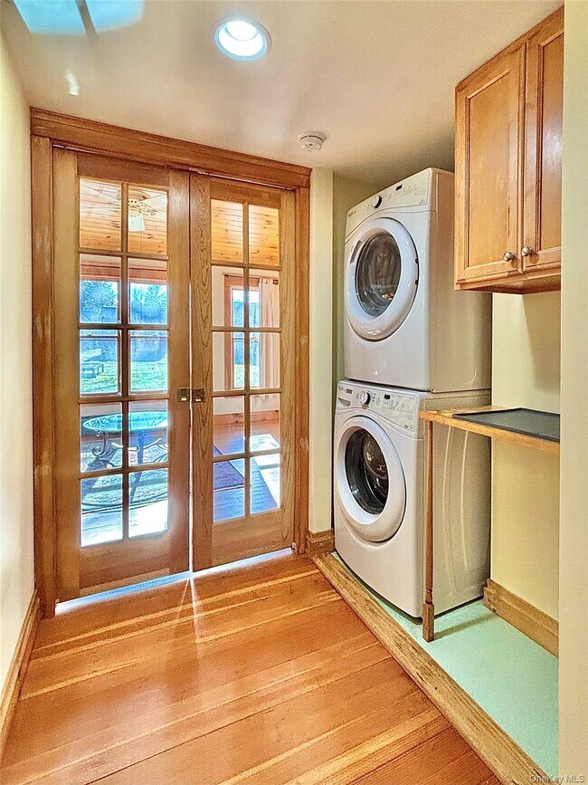 Building Photo - 60 Livingston St