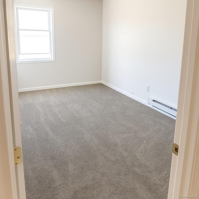 Building Photo - 3 E Main St