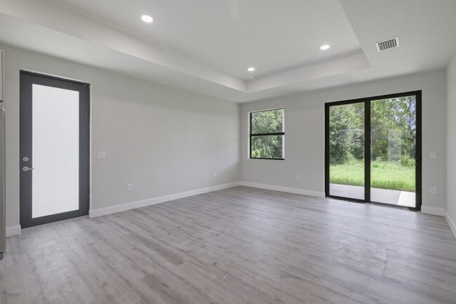 Building Photo - 3216 53rd St W