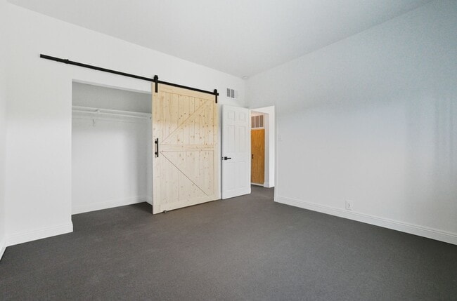 Building Photo - Fully Remodeled 2BR with Modern Upgrades &...