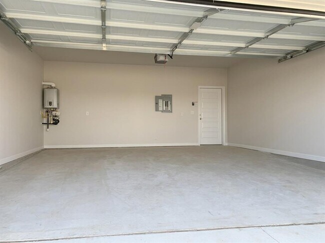 Building Photo - 8311 Springsteen Dr