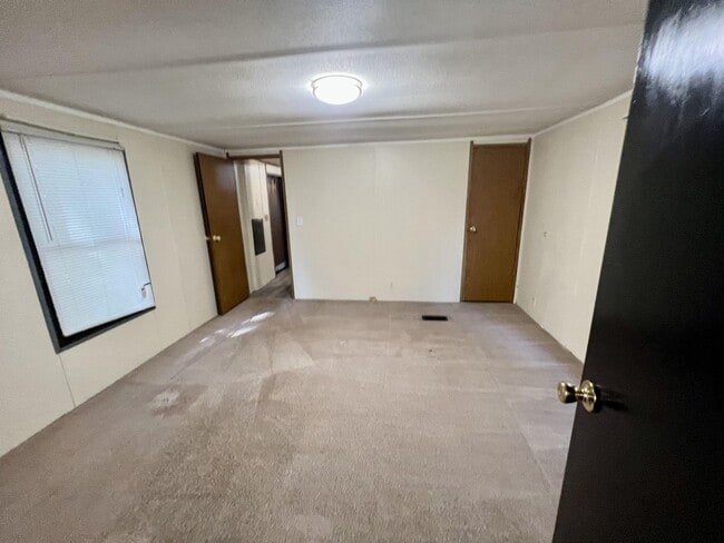 Building Photo - Coming Soon! Moble Home 5 minutes to Beach and UNCW, College Rd shopping, Central Wilmington, Wri...