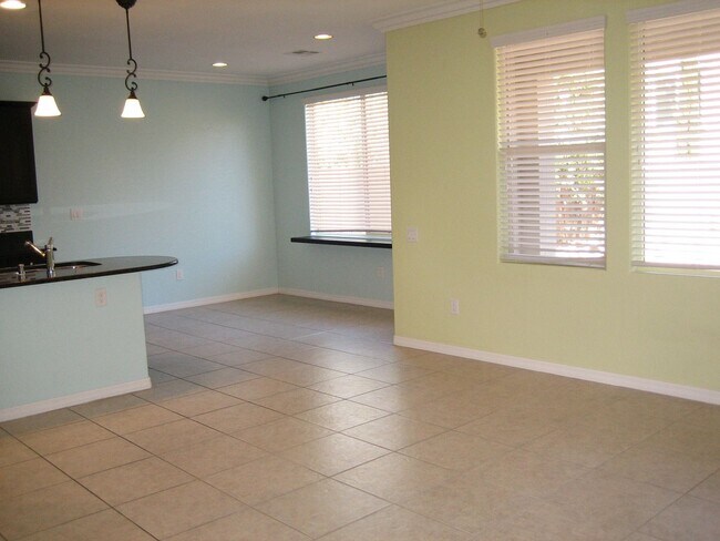 Building Photo - Beautiful 3 bd home in Summerlin Center ne...