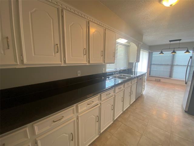 Building Photo - 4915 Chilton Dr