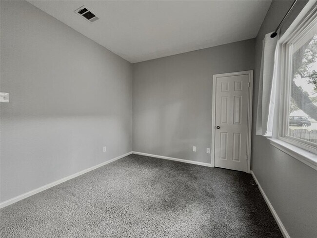 Building Photo - 11917 Meadowfire Dr