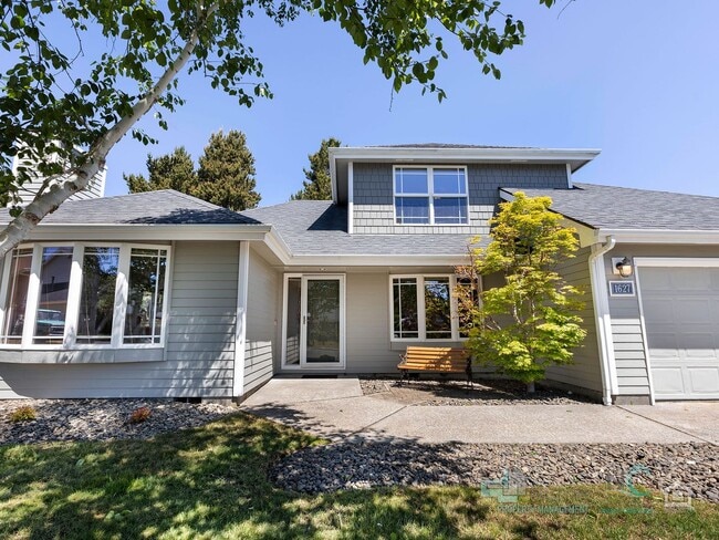 Building Photo - Fort Stevens Home 3 Bedroom, 2 Bath