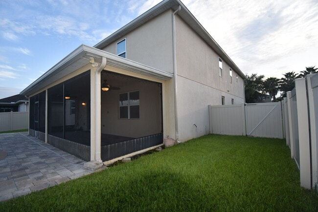 Building Photo - 4 Bed/3.5 Bath, Pool and Waterfront home, ...