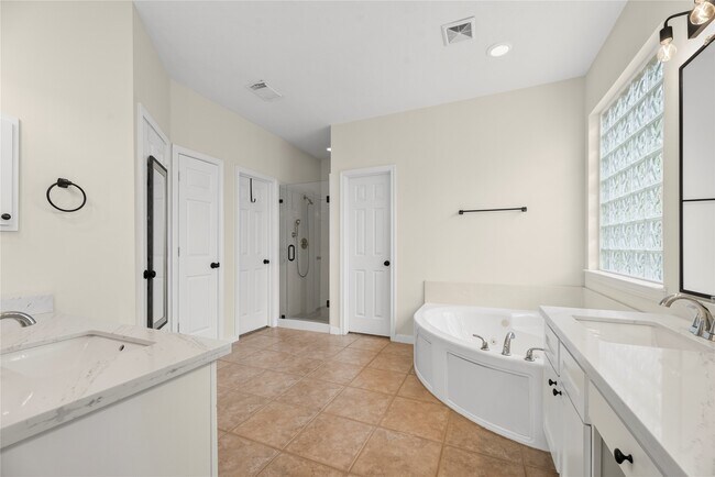 Building Photo - 25830 Clear Springs Way