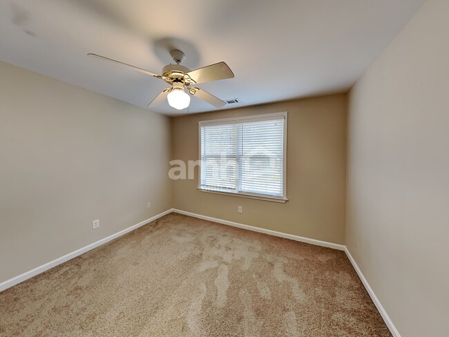 Building Photo - 401 Lochmere Ct