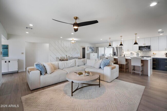 Building Photo - 8314 E Mariposa Dr