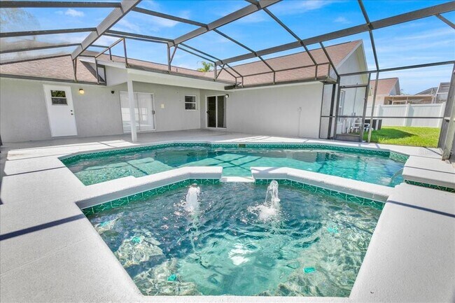 Building Photo - 112 Azalea Dr