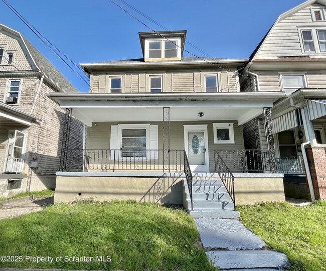 Primary Photo - 536 Carey Ave
