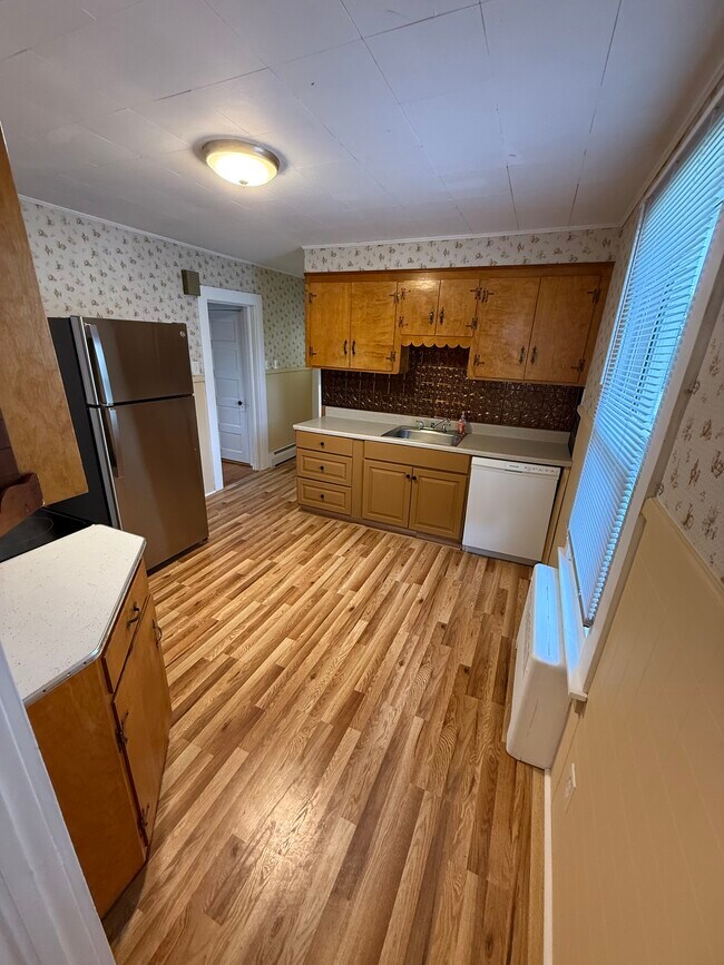 Building Photo - 231 Mansfield Ave