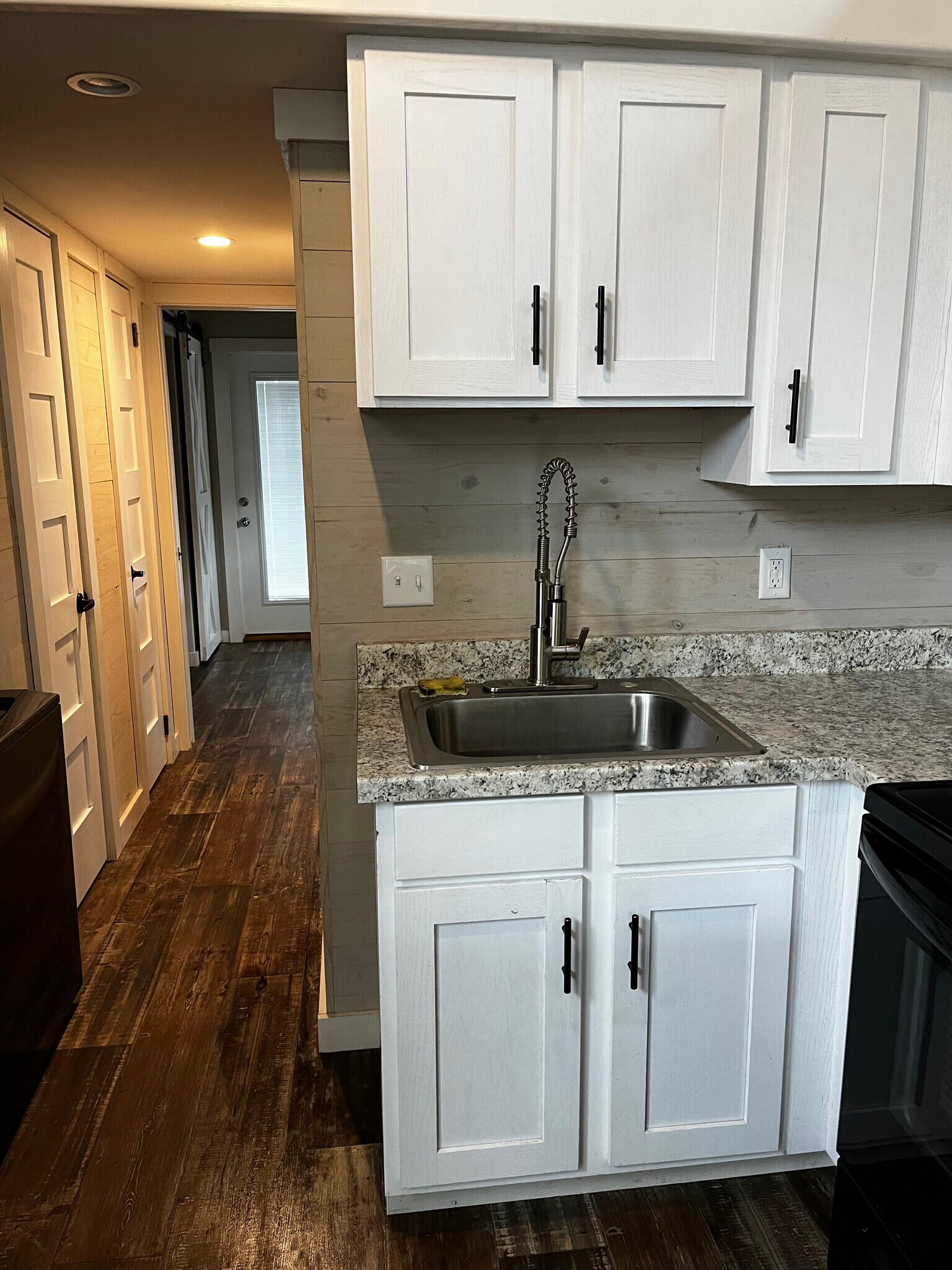 Building Photo - 4 Lakefront Cir