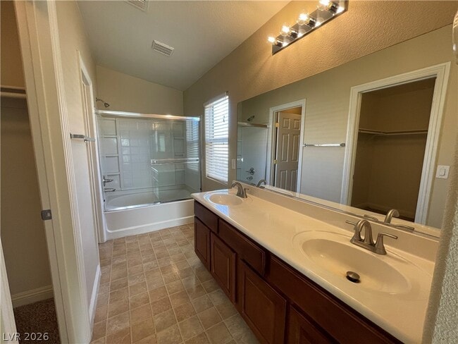 Building Photo - 9132 Forest Willow Ave