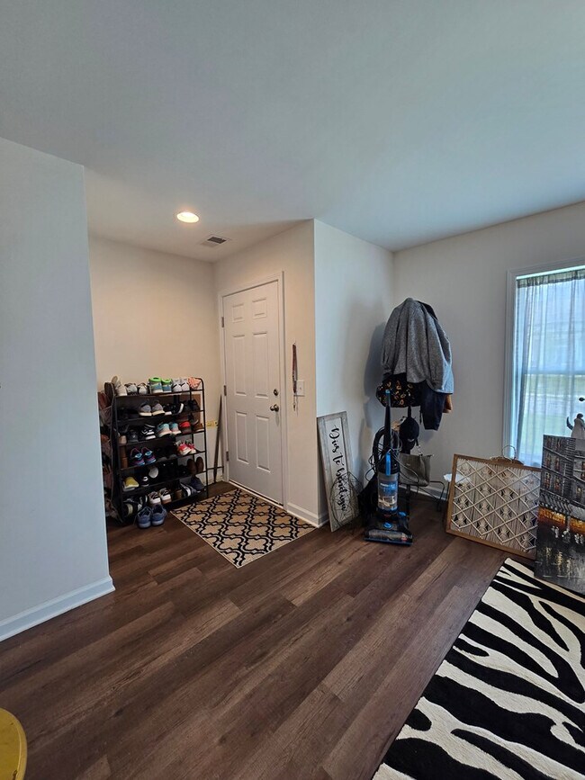 Building Photo - 165 Whitetail Cir