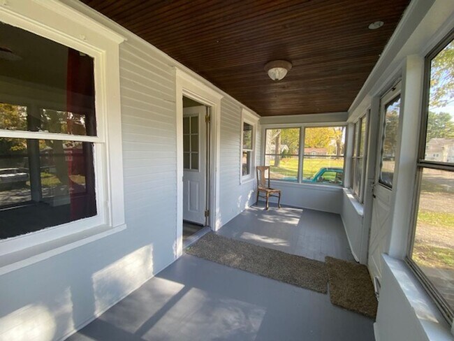 Building Photo - 4 Bedroom Single Family Home VCL