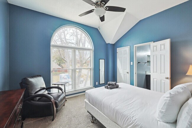 Building Photo - 2005 Glory Creek Cir