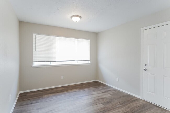 Building Photo - 7011 Pickett Dr