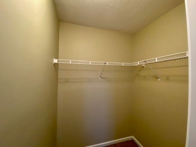Building Photo - COMING SOON!! Stunning 4 Bedroom 2.5 Bathr...