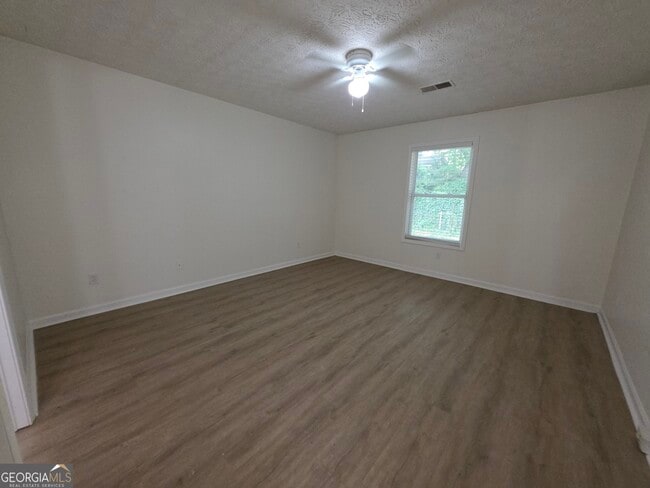 Building Photo - 450 Booth Cir SW