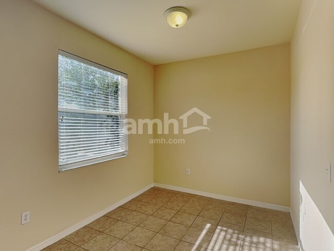 Building Photo - 11114 Creek Haven Dr