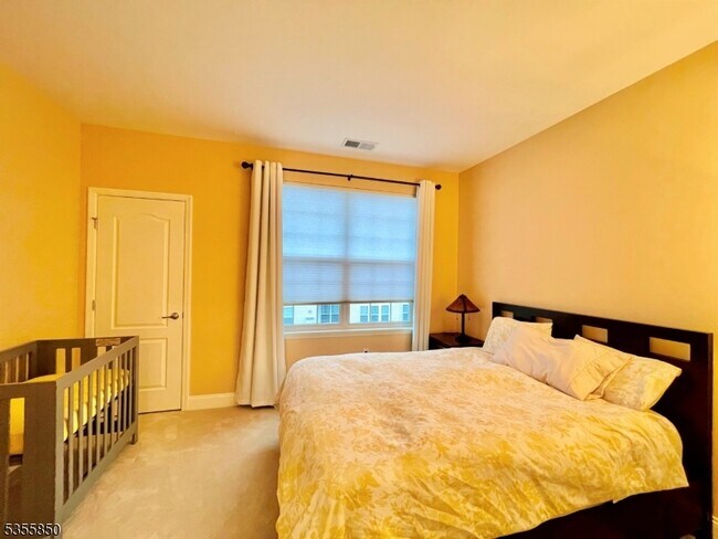 Building Photo - 4402 Ramapo Ct