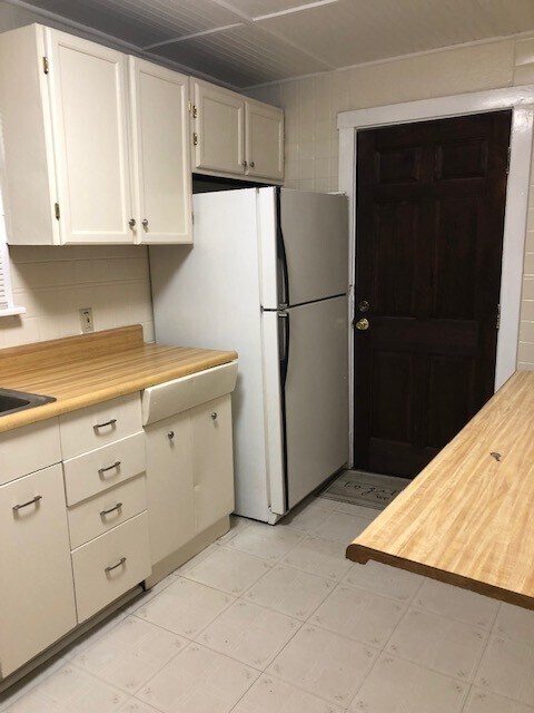 Kitchen 3 - 528 S Main St