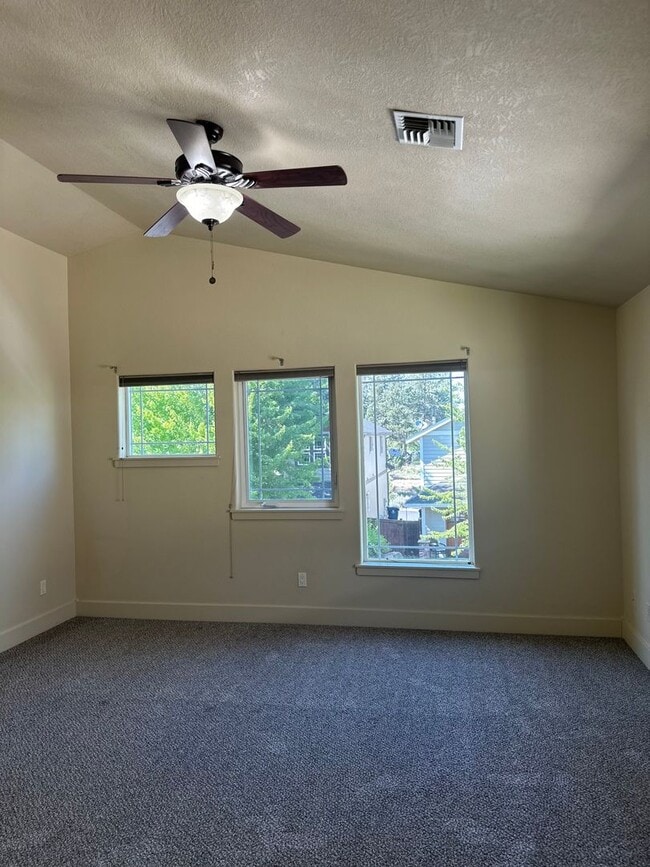 Building Photo - Charming 3 Bedroom home near Old Mill!