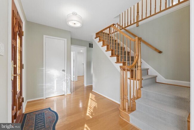 Building Photo - 2302 Tanglevale Dr