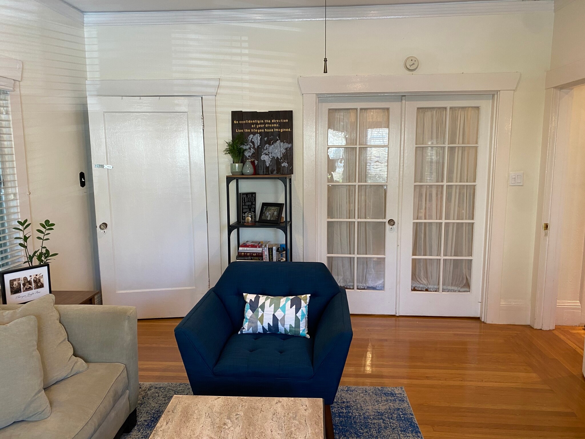 LivingRoom/Bedroom - 3117 College Ave