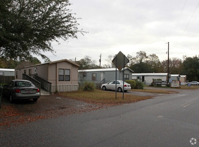 Building Photo - Magnolia Home Park