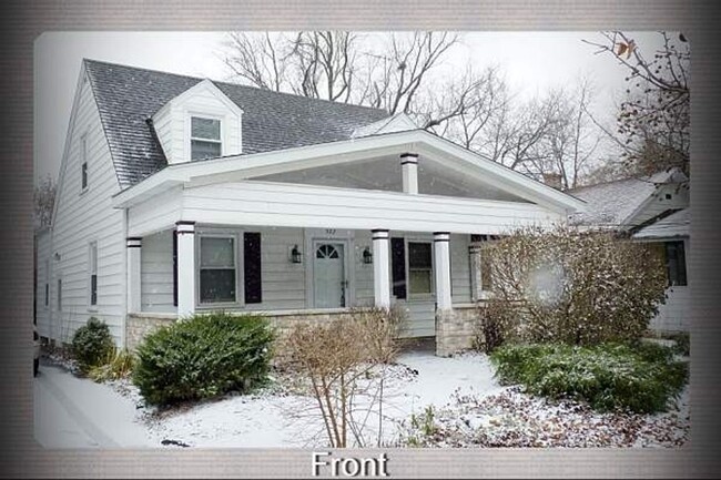 Building Photo - Downtown of Wheaton Beautiful cozy house