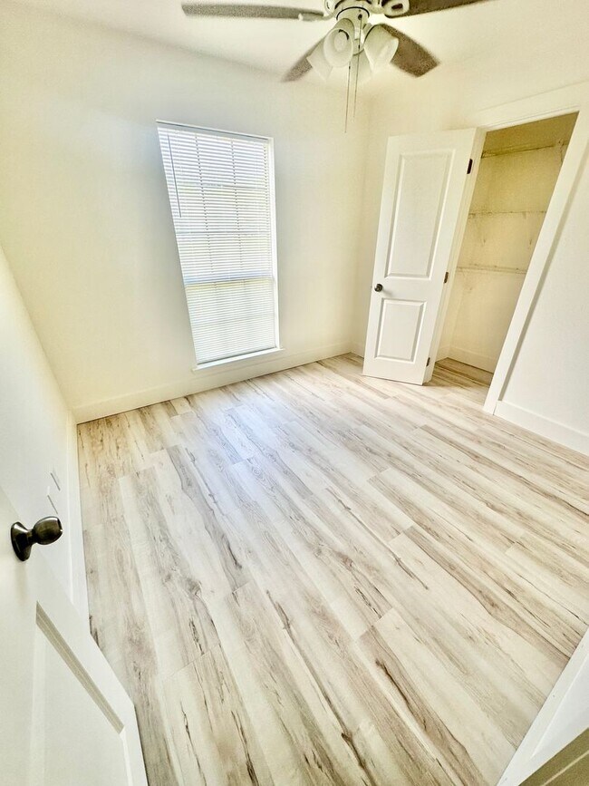 Building Photo - Nice 4 Bedroom 2 Bath House for Rent!