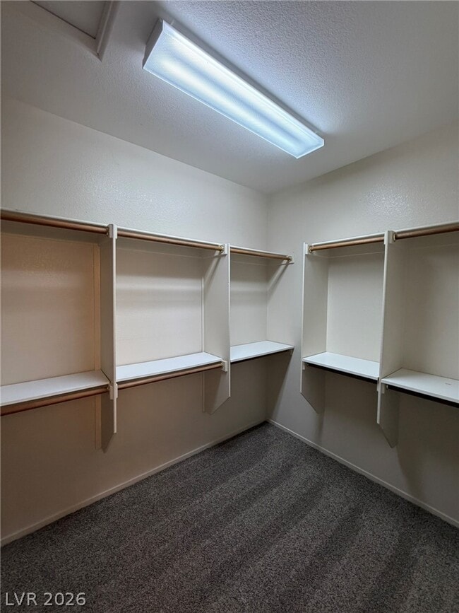 Building Photo - 2747 Lochleven Way