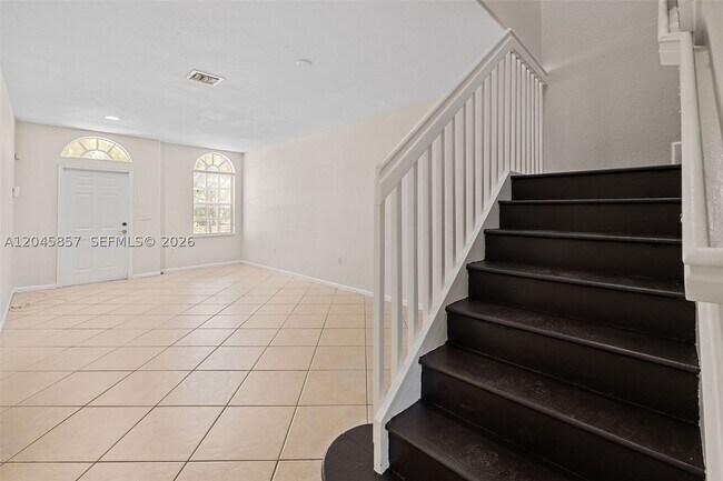 Building Photo - 8401 SW 25th Ct
