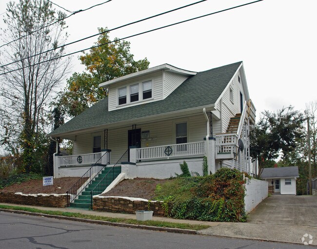 Primary Photo - 604 Washington Ave