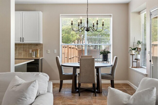 Building Photo - 154 Larch Cove