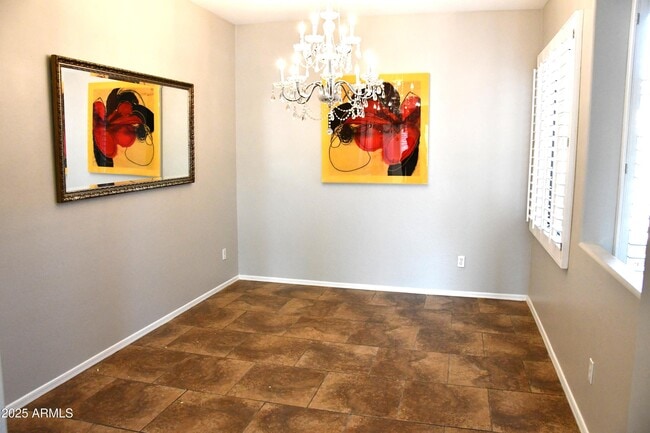 Building Photo - 2219 W Spur Dr