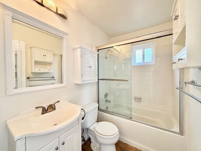 Building Photo - Oxnard | Silver Strand | 1 bed + 1 bath | ...