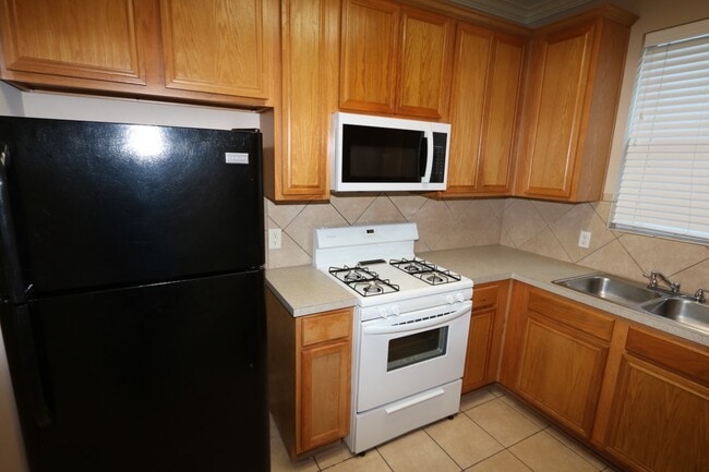 Building Photo - 13419 Forest Pines Village Ln