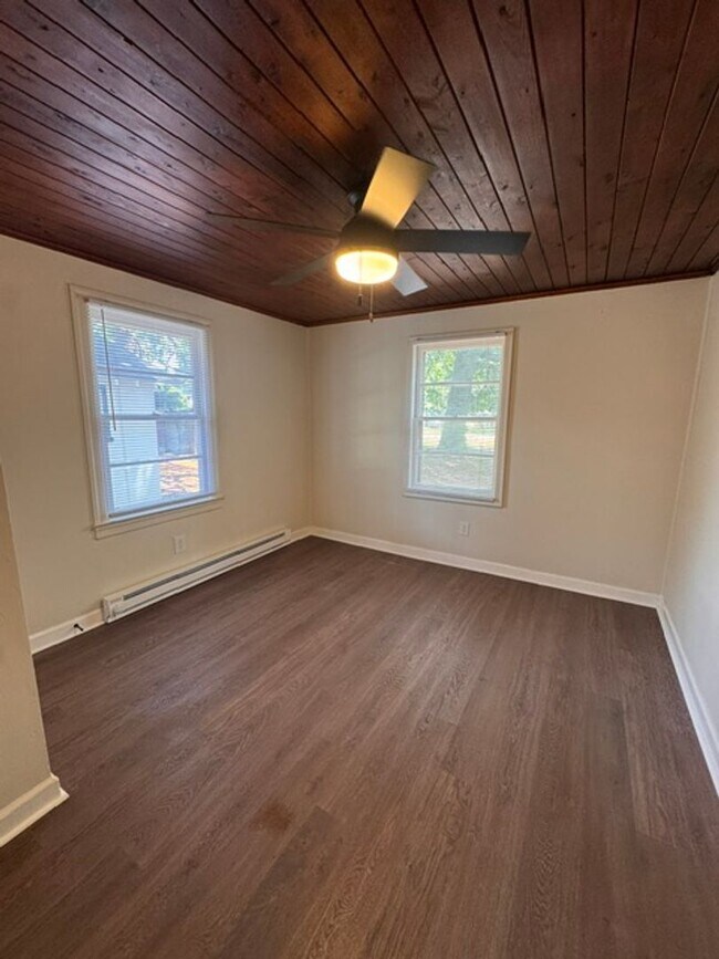 Building Photo - Coming Soon! Newly Renovated 2 Bedroom 1 Bath Home in Wilson