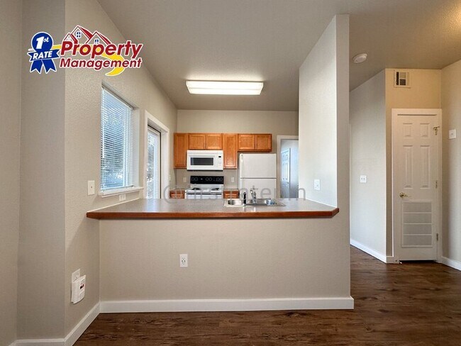 Building Photo - 272 W Mallard Dr