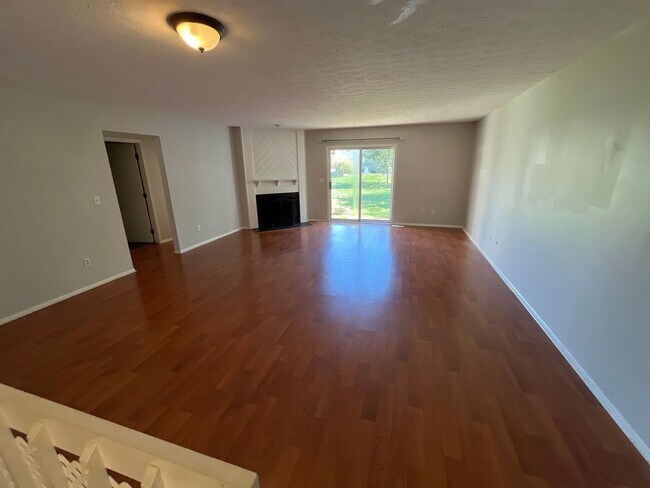 Building Photo - 1290-1292-1292 Gatwick Ct