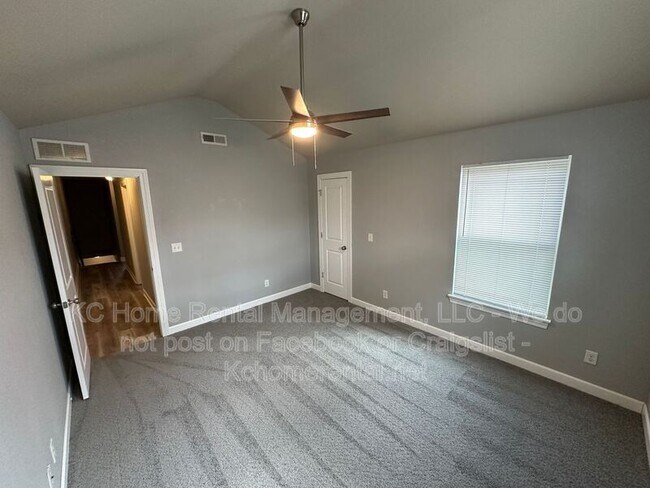 Building Photo - 10536 Kane Dr