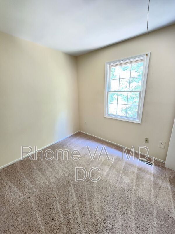 Building Photo - 7752 Matisse Way
