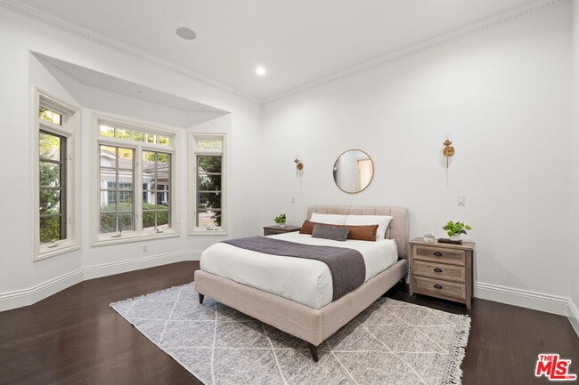 Building Photo - 4923 Amigo Ave