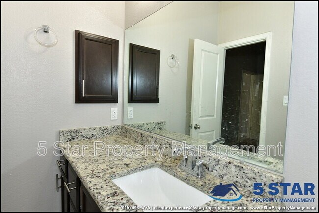 Building Photo - 4825 Mark Avizo